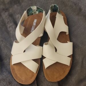MUK LUKS Cream Crisscross Strap Women's Sandals